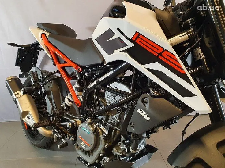 KTM 125 Image 7